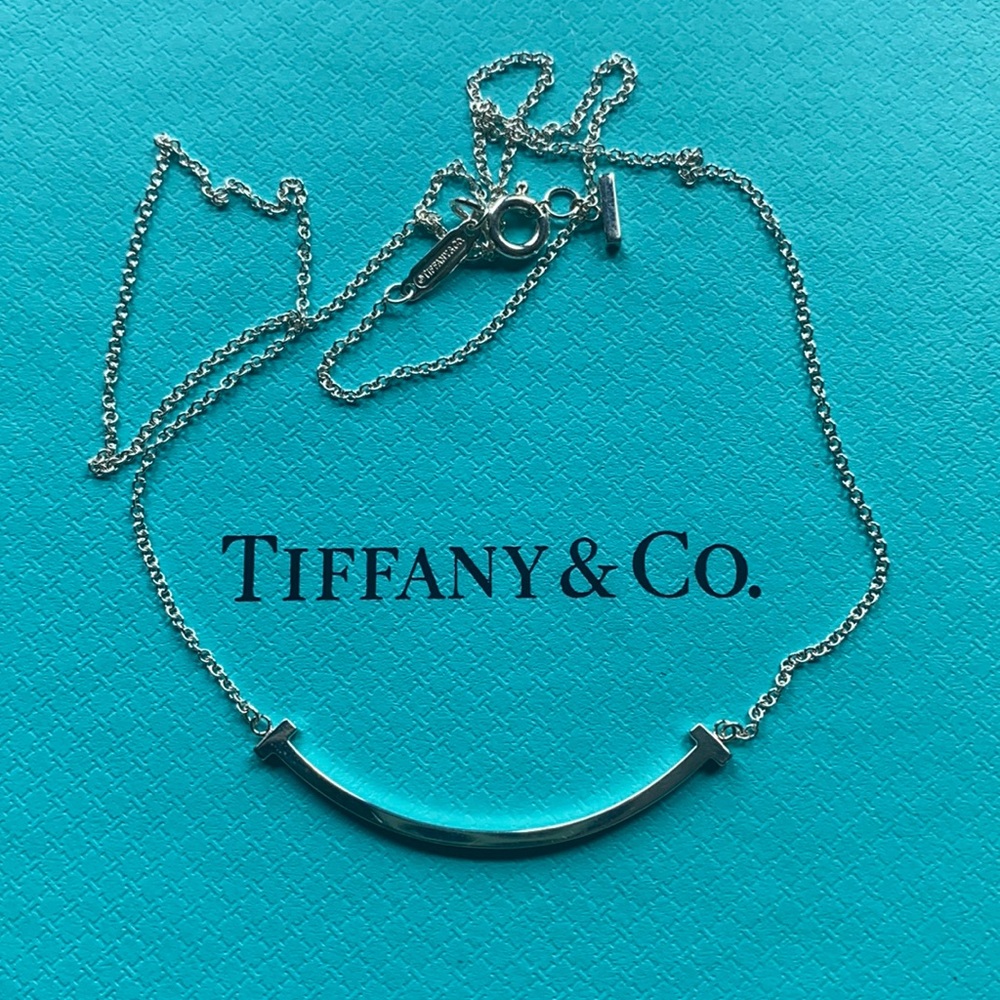 Tiffany & Co Smile Necklace. 925 silver.